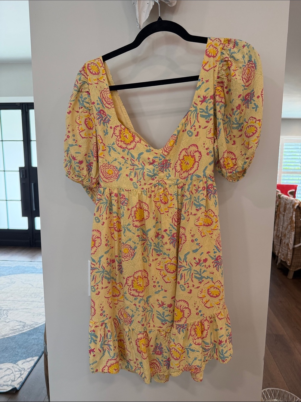 Shore brand Yellow Floral V-Neck Puff Sleeve Mini Dress size M